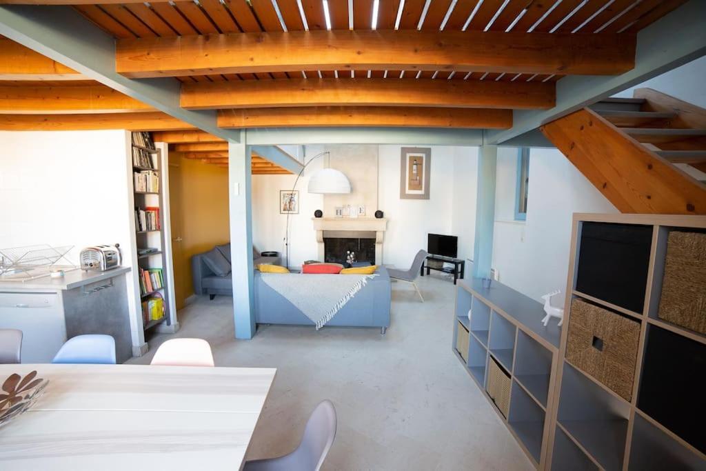 Maison Type Loft - Avec Parking En Plein Centre La Rochelle  Exterior photo